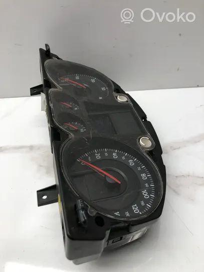 Volkswagen PASSAT B6 Speedometer (instrument cluster) 3C0920960H