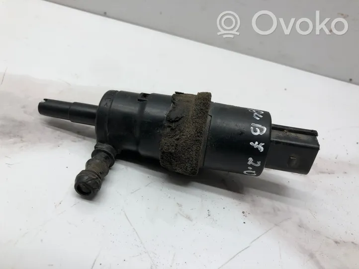 Audi A4 S4 B7 8E 8H Žibintų apiplovimo skysčio siurbliukas 3B7955681