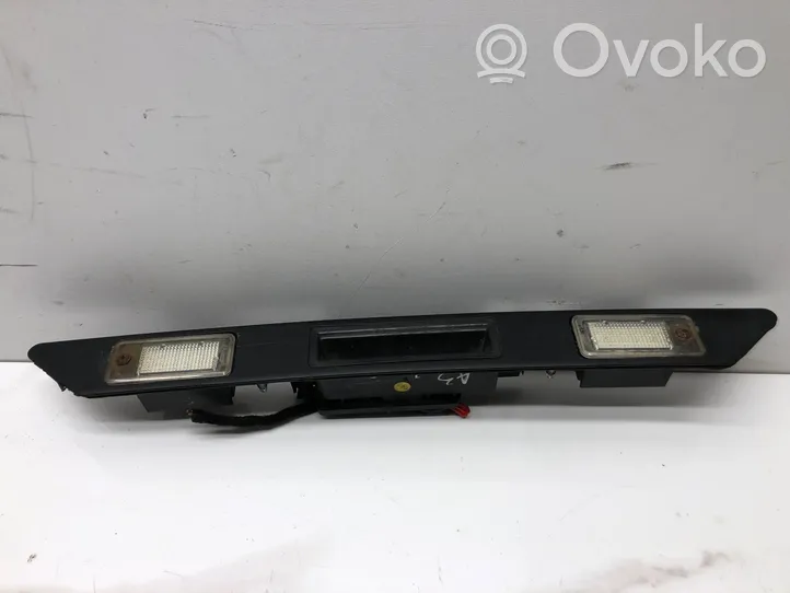 Audi A3 S3 8P Listwa oświetlenie tylnej tablicy rejestracyjnej 8P0827574