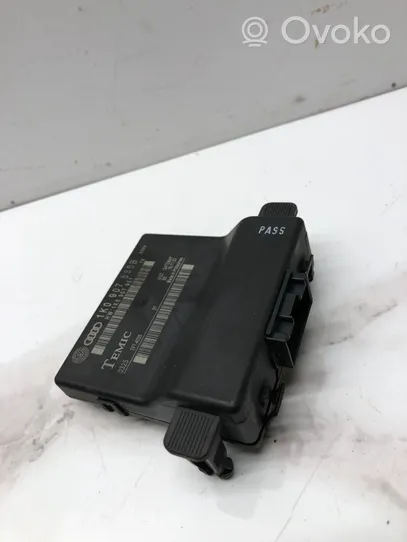 Audi A3 S3 8P Módulo de control Gateway 1K0907530B