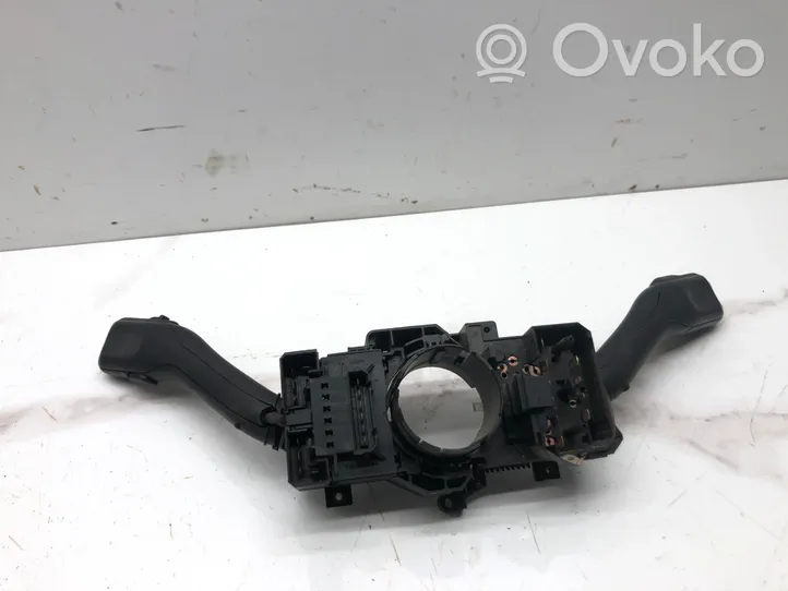 Audi A6 Allroad C5 Interruptor/palanca de limpiador de luz de giro 4B0953503H