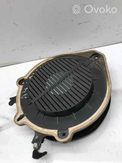 Audi A4 S4 B6 8E 8H Takaoven kaiutin 8E0035411