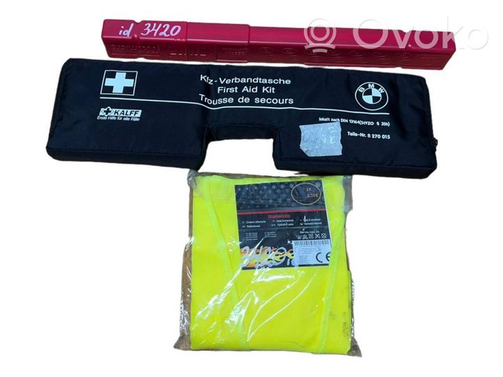 BMW 3 F30 F35 F31 Trousse de premiers secours 8270015