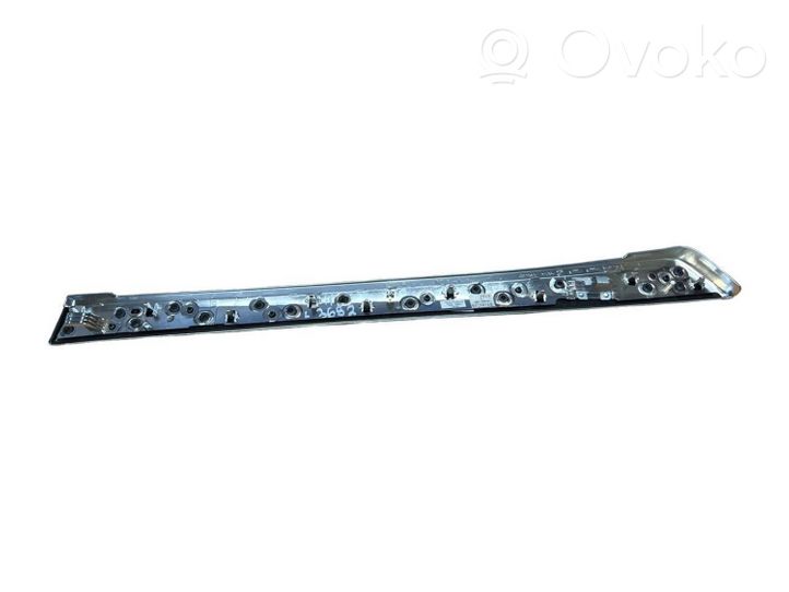 BMW 5 F10 F11 Barra di rivestimento della portiera anteriore 7225545