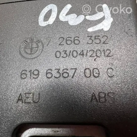 BMW 3 F30 F35 F31 Klamra środkowego pasa bezpieczeństwa fotela tylnego 7266352