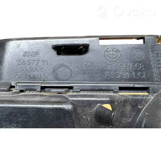 BMW 3 F30 F35 F31 Priešrūkinio žibinto apdaila/ grotelės 51117396858