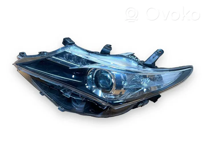 Toyota Auris E180 Lampa przednia 8115002E21