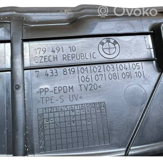 BMW 3 G20 G21 Kita variklio skyriaus detalė 7433819