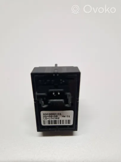 BMW X4 F26 Tailgate opening switch 9303662