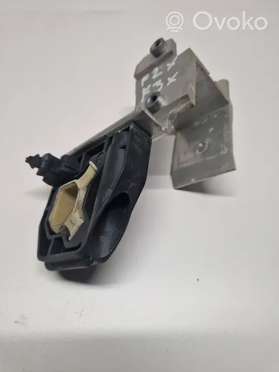 BMW 2 F22 F23 Radiator mount bracket 8620733