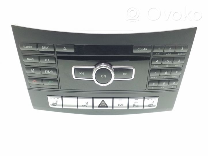 Mercedes-Benz E W212 Unità principale autoradio/CD/DVD/GPS A2129008524