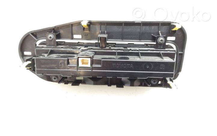 Toyota Auris E180 Console centrale, commande chauffage/clim 75H695