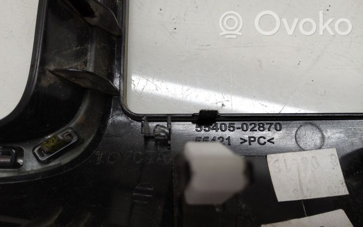 Toyota Auris E180 Paneļa dekoratīvās apdares vairogs (centrālais) 5540502870