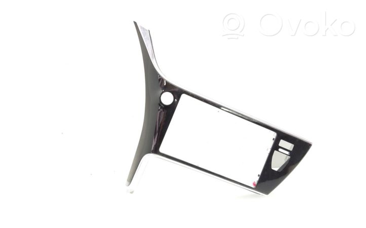 Toyota Auris E180 Panelės apdailos skydas (centrinis) 5540502870