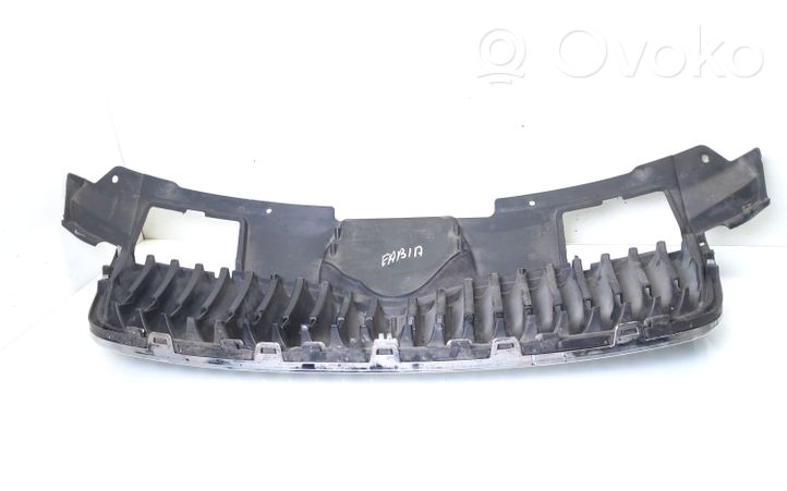 Skoda Fabia Mk2 (5J) Maskownica / Grill / Atrapa górna chłodnicy 5J0853668A