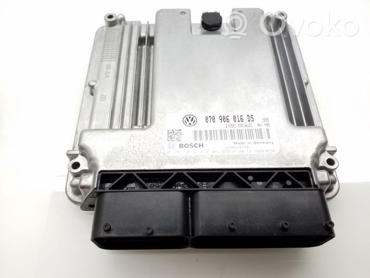 Volkswagen Transporter - Caravelle T5 Sterownik / Moduł ECU 070906016DS