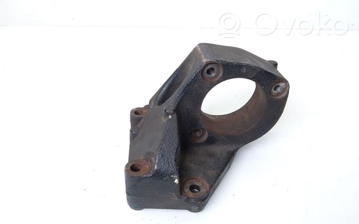 Alfa Romeo Giulietta Staffa del cuscinetto di supporto dell’albero di trasmissione 55224306