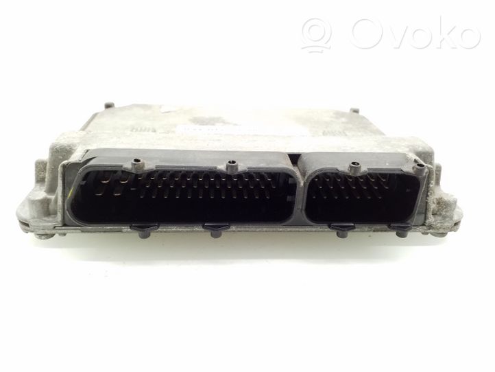 Volkswagen Polo V 6R Calculateur moteur ECU 03E906023L