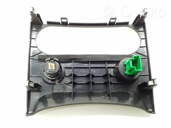 Nissan Qashqai Console centrale, commande chauffage/clim A00270A77000