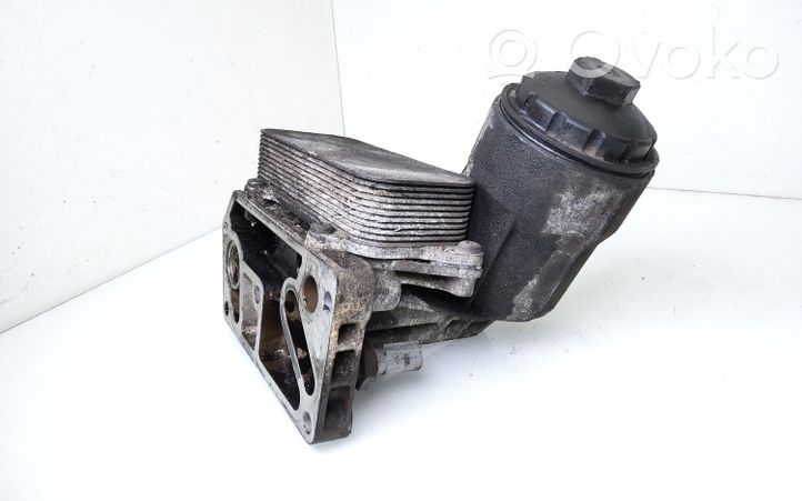 Volkswagen Transporter - Caravelle T5 Support de filtre à huile 070115389E