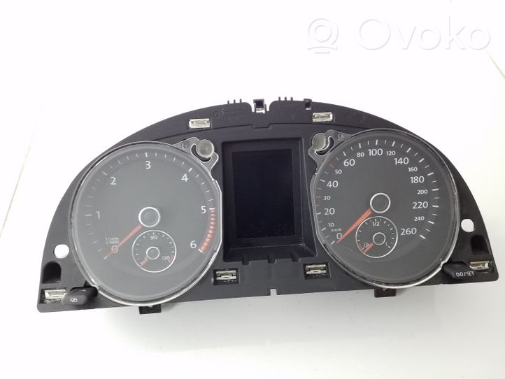 Volkswagen PASSAT B6 Speedometer (instrument cluster) 3C0920872G
