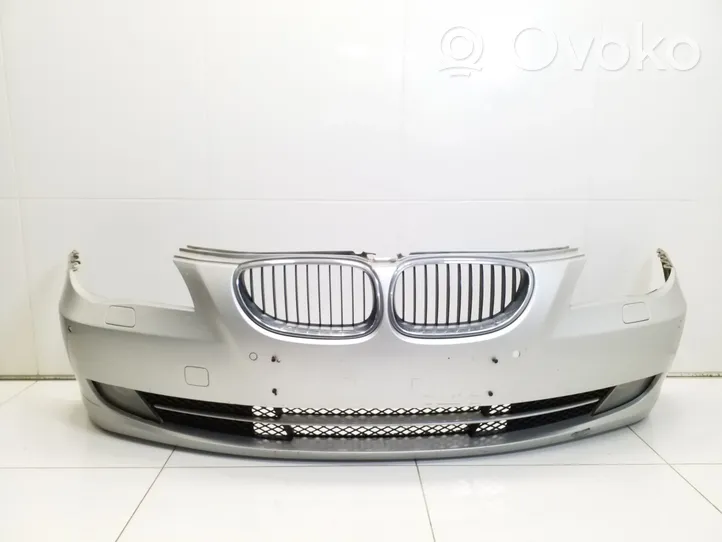 BMW 5 E60 E61 Priekinis bamperis 