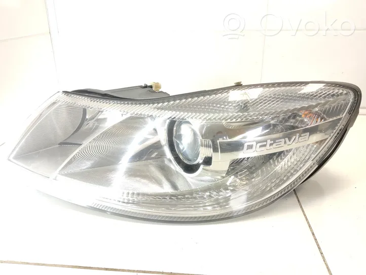 Skoda Octavia Mk2 (1Z) Lampa przednia 1Z1941015G