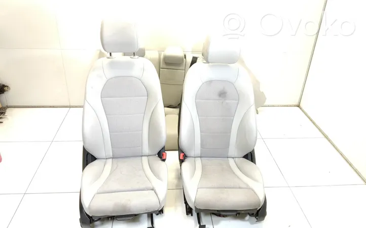 Mercedes-Benz C W204 Juego interior 5504251021