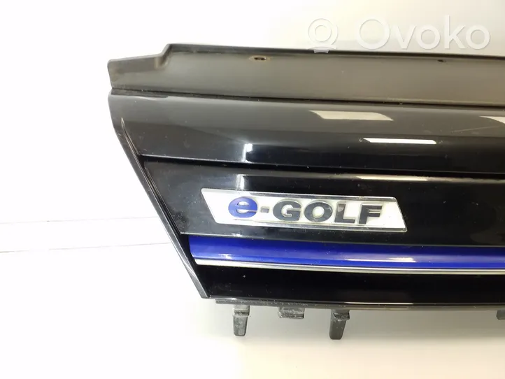 Volkswagen Golf VII Maskownica / Grill / Atrapa górna chłodnicy 5GE853651