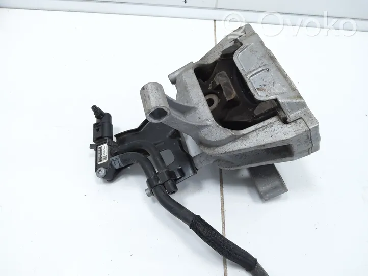 Volkswagen Sharan Engine mount bracket 7N0131552