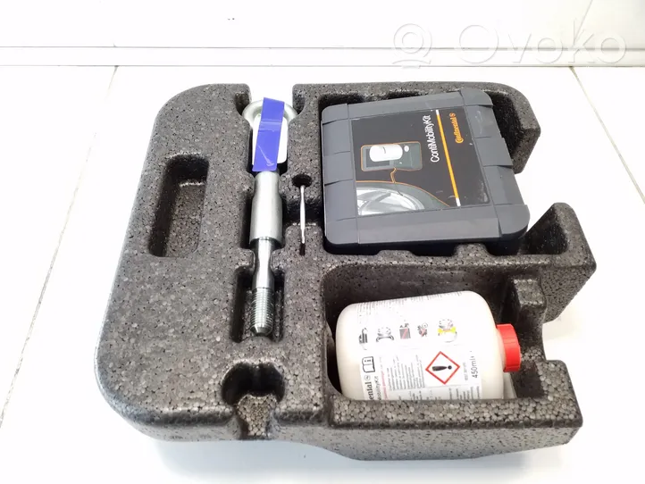 Volvo V40 Cross country Tool set 31301730