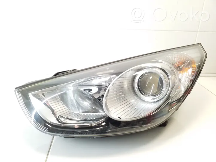 Hyundai ix35 Lampa przednia 921012Y