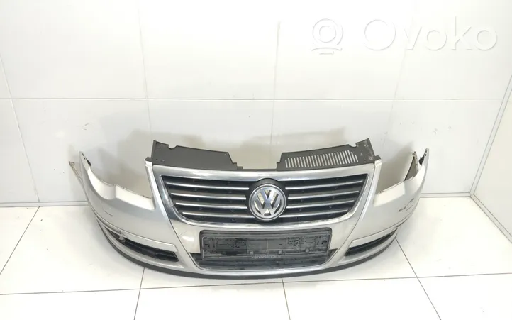 Volkswagen PASSAT B6 Priekinis bamperis 3C0807221