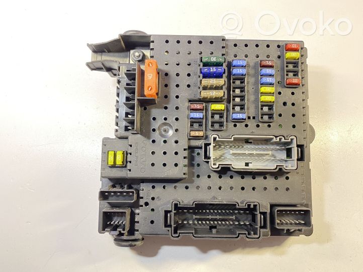 Volvo V70 Skrzynka bezpieczników / Komplet 30728273