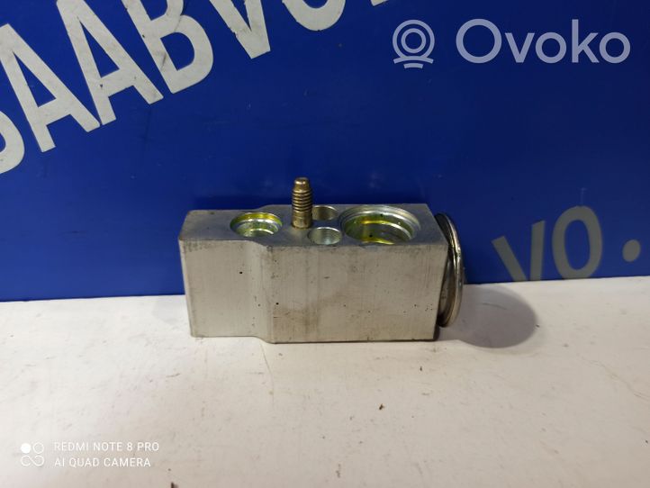 Volvo V70 Air conditioning (A/C) expansion valve 30676364