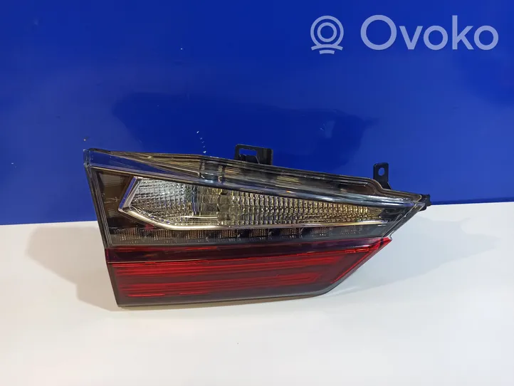 Lexus RX 450H Lampy tylnej klapy bagażnika 8138112