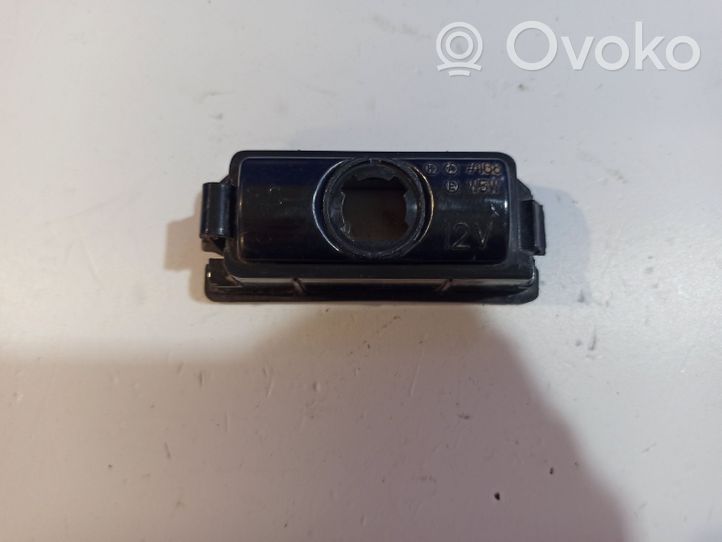 Hyundai Terracan Lampa oświetlenia tylnej tablicy rejestracyjnej 92501290