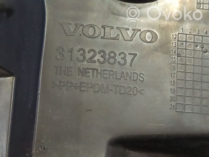 Volvo S60 Rivestimento del pannello parte angolare del paraurti posteriore 31323837