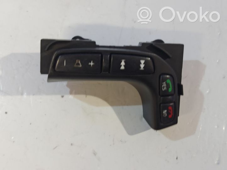 Volvo V70 Pulsanti/interruttori sul volante 30642026