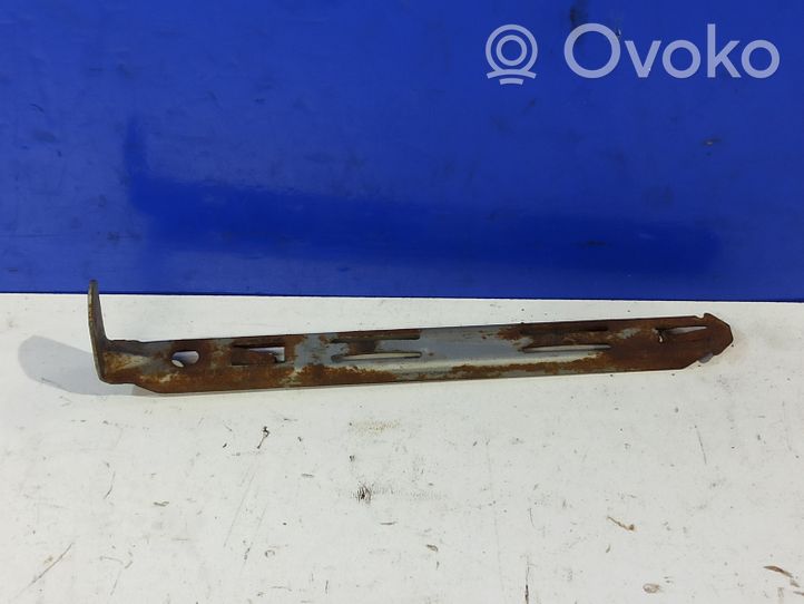 Volvo XC90 Headlight/headlamp mounting bracket 8637181