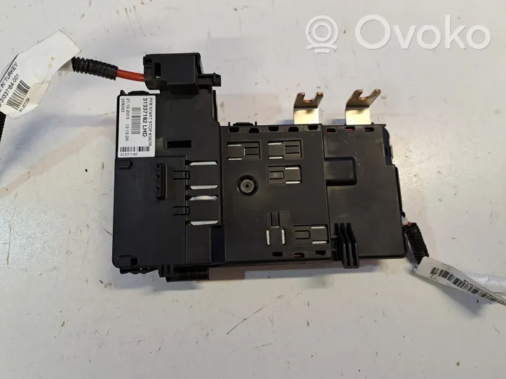 Volvo S60 Relay mounting block 31337182