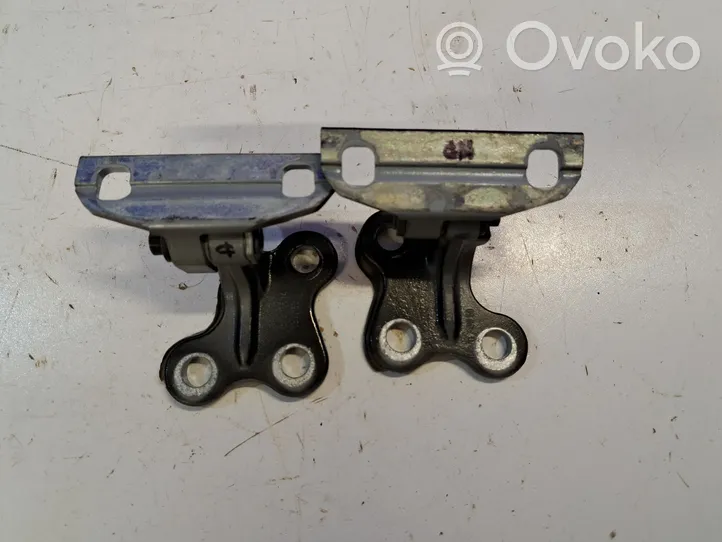 Volvo S60 Front door upper hinge 31402404