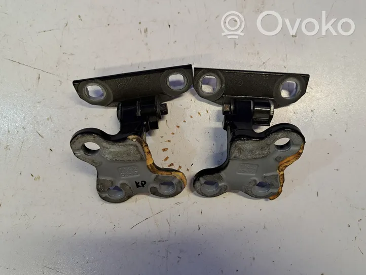 Volvo S60 Front door upper hinge 31402404