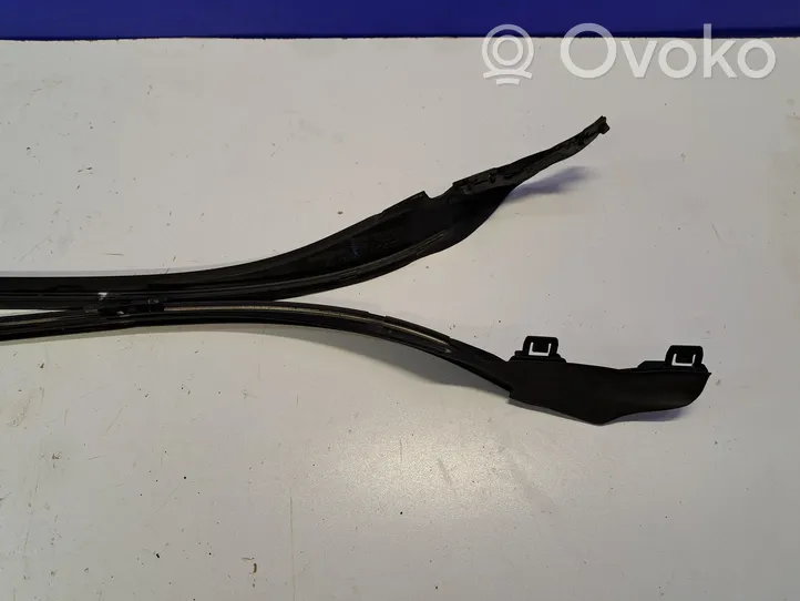 Volvo S60 Windshield trim 31335864