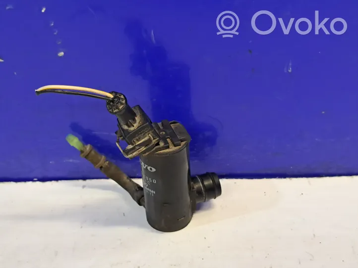 Volvo V70 Windscreen/windshield washer pump 9169611