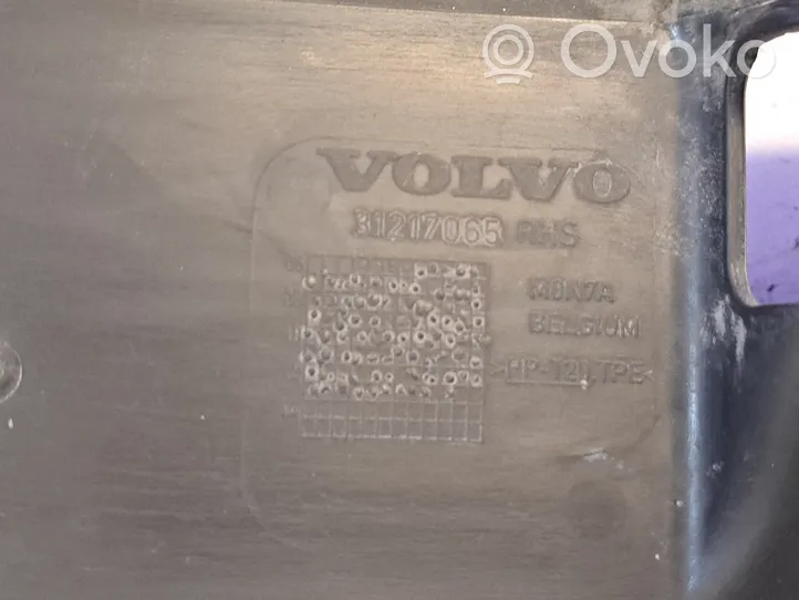 Volvo V70 Välijäähdyttimen ilmanohjauksen ilmakanava 31217065