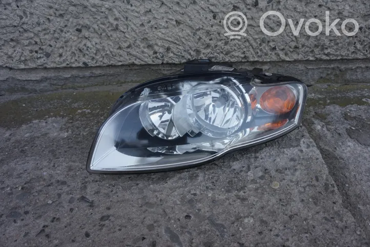 Audi A4 S4 B7 8E 8H Lampa przednia 