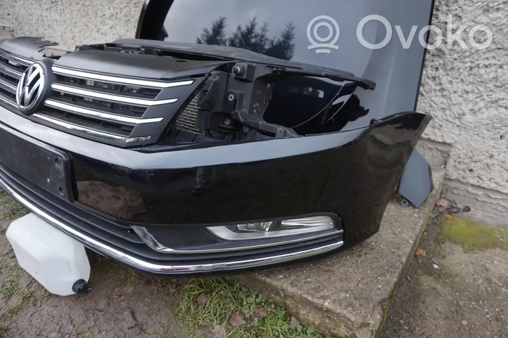 Volkswagen PASSAT B7 Viršutinė dalis radiatorių panelės (televizoriaus) 