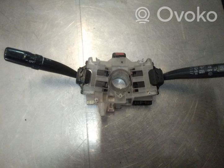 Subaru Forester SF Leva/interruttore dell’indicatore di direzione e tergicristallo 83111FC07