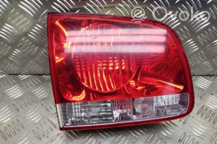 Volkswagen Touareg I Lampy tylnej klapy bagażnika 7L6945093H